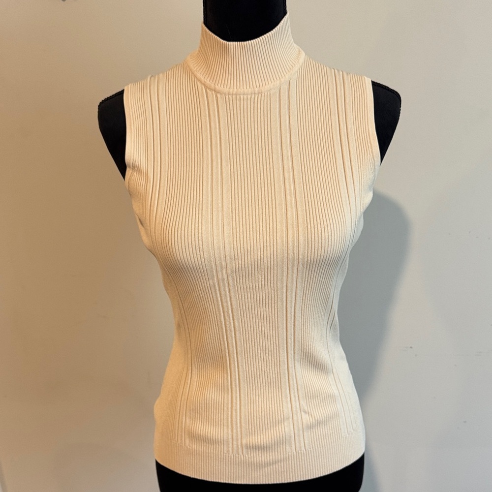 Dress Barn Cream Sleeveless Ribbed Top